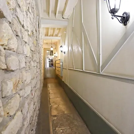 Apartament Chic Flat Vi *